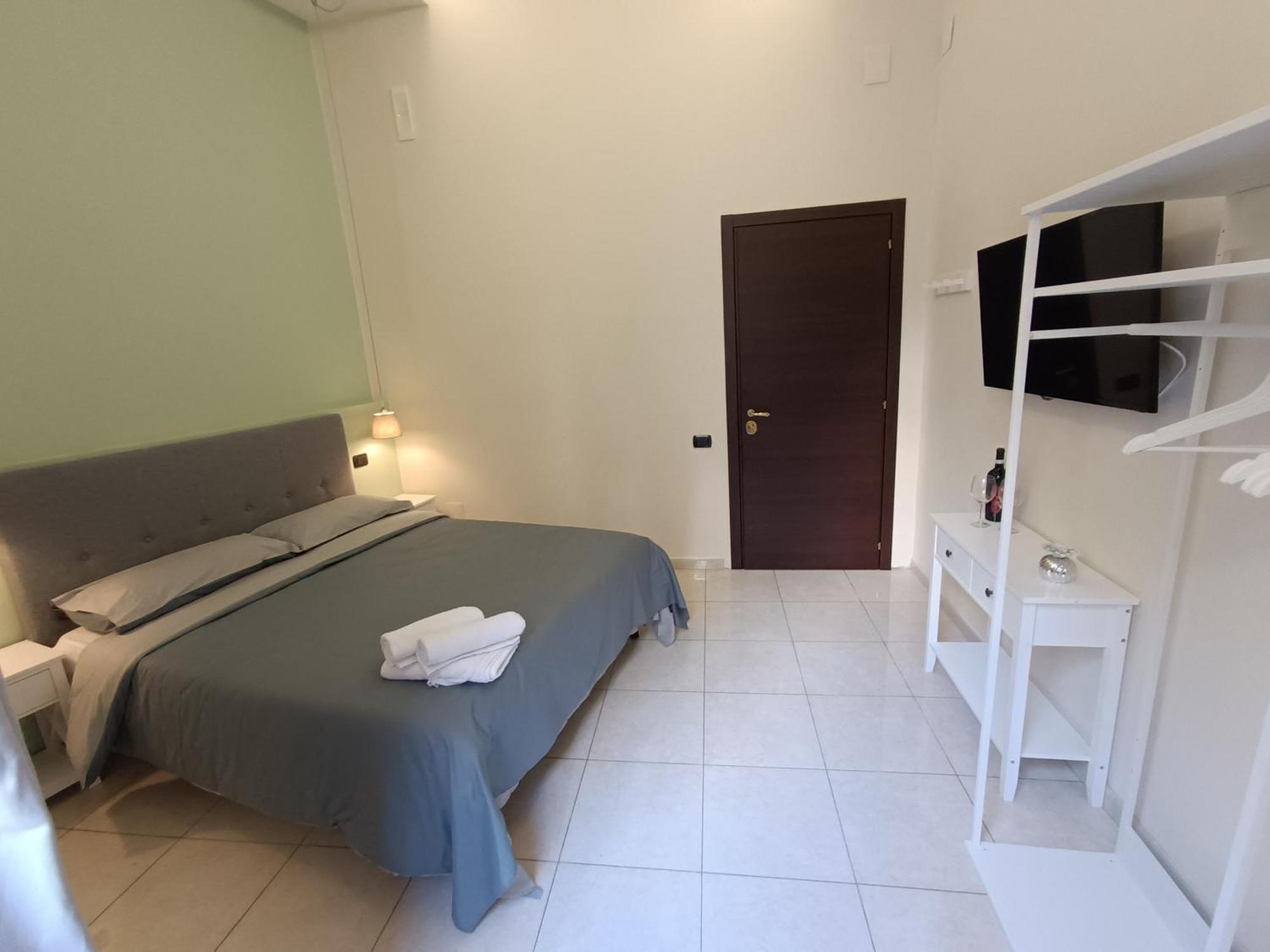 Residenza Geri - Suite And Home Napoli Centro Exterior photo