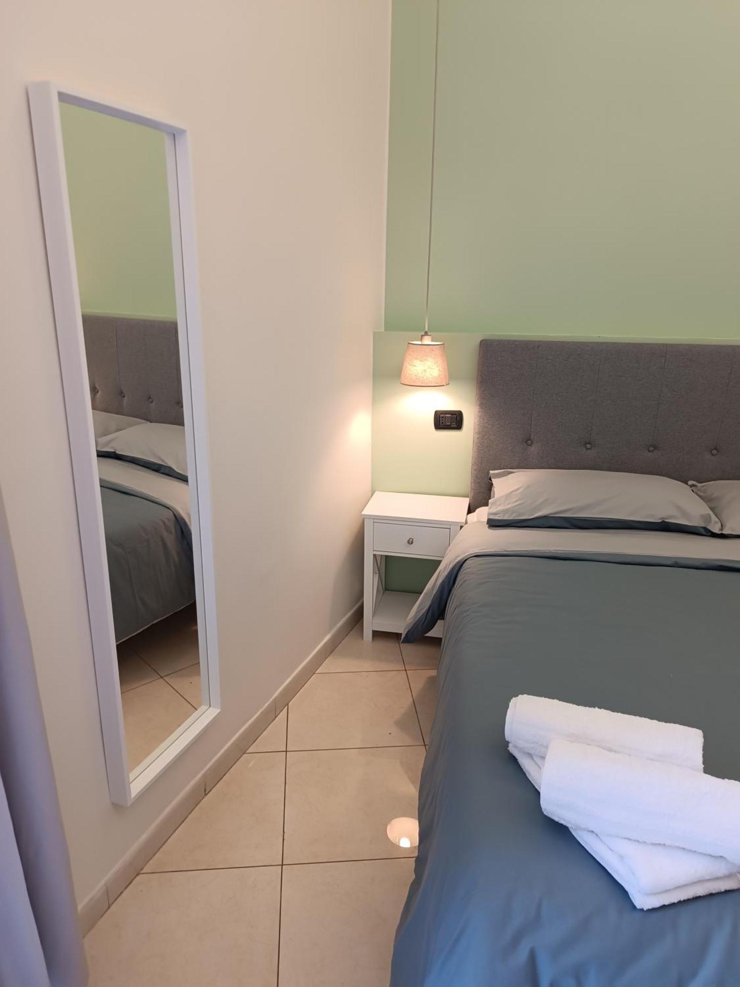 Residenza Geri - Suite And Home Napoli Centro Exterior photo