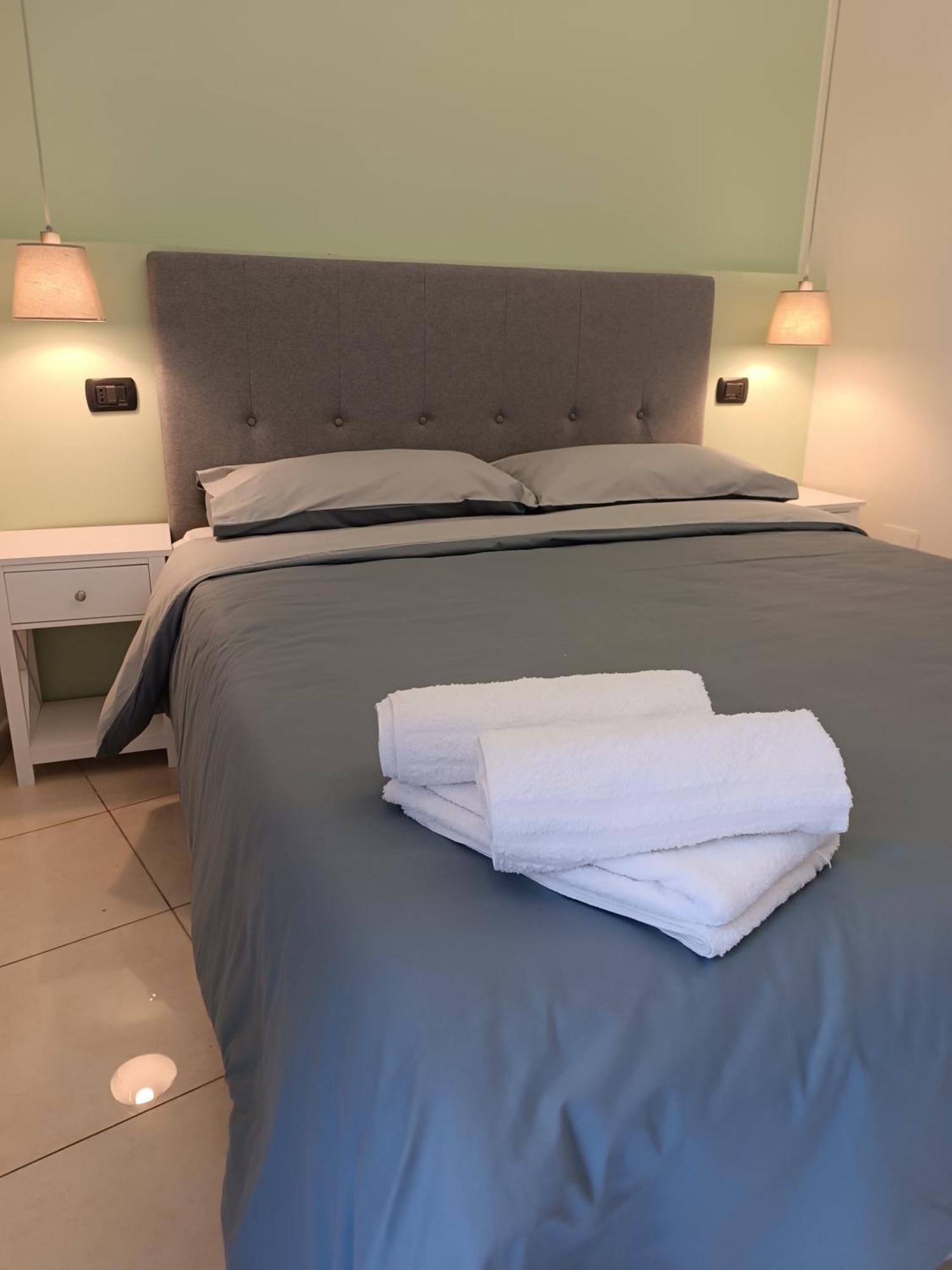 Residenza Geri - Suite And Home Napoli Centro Exterior photo